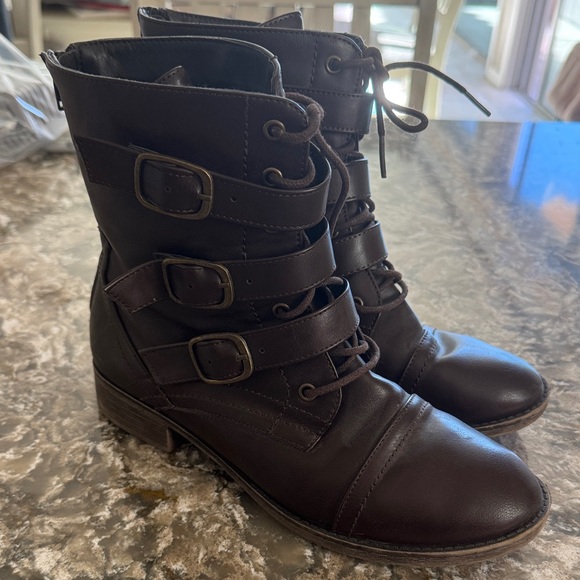 Shoes - Women's Brown Leather Ankle Boots / Q11